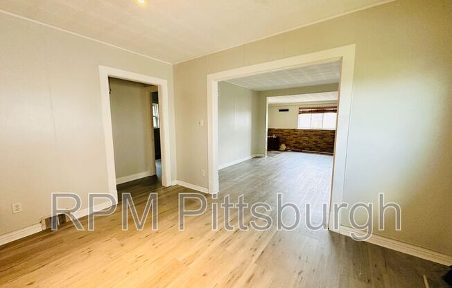 260 W MARIGOLD ST