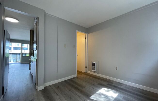 1 bed, 1 bath, 350 sqft, $1,195, Unit 309