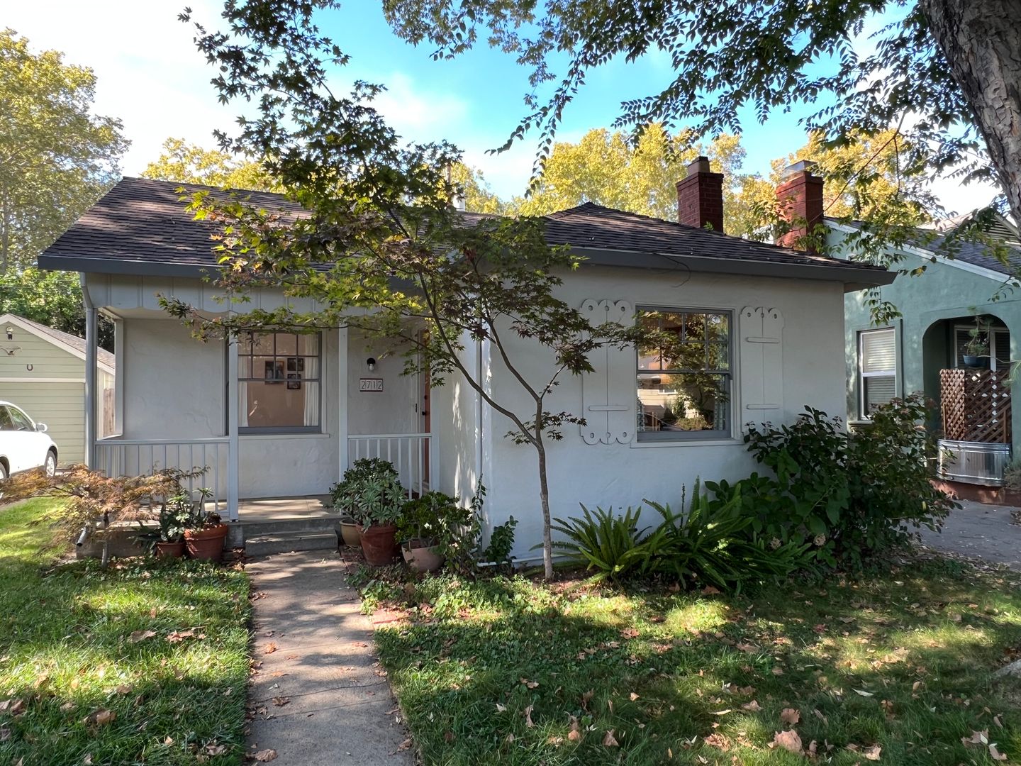 2 Bed / 1 Bath | Land Park Home Available Now