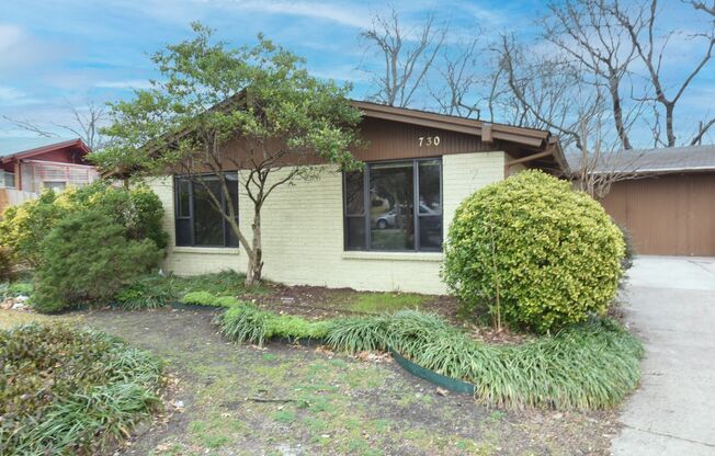 4 Bedrooms With Vaulted Ceilings On a Wooded Lot!