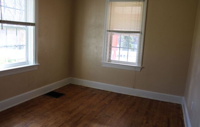 2 beds, 1 bath, $1,050