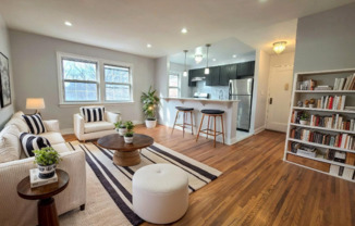 2 MANCHESTER PL