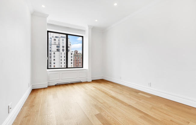 45 E 80 ST