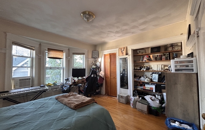 9 GREYLOCK RD