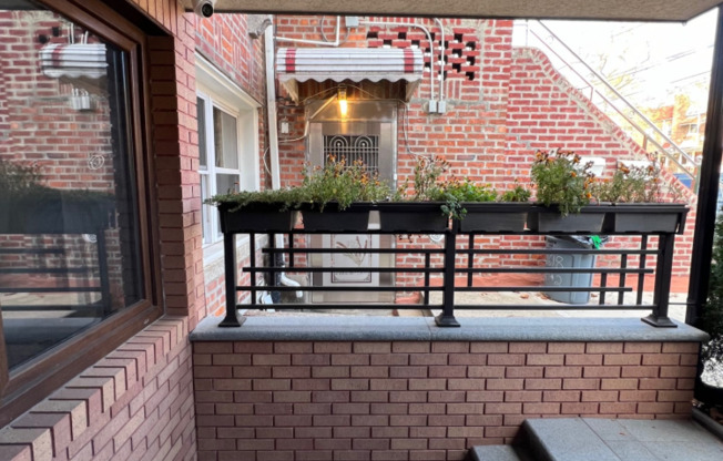 2 beds, 1 bath, $3,000