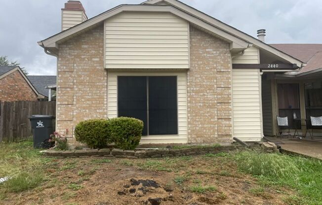2440 Sunflower Drive, Arlington, Texas 76014