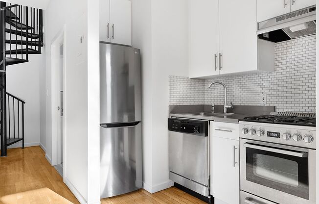 17 E 13 ST