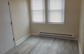 2 beds, 1 bath, 550 sqft, $825, Unit 2