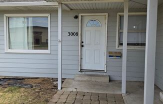Beautiful 2-Bedroom Duplex Available!