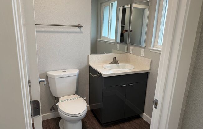 2 beds, 2 baths, 910 sqft, $2,695, Unit 8H