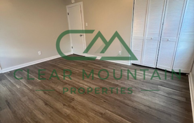 3 beds, 1.5 baths, 1,080 sqft, $1,475, Unit 49