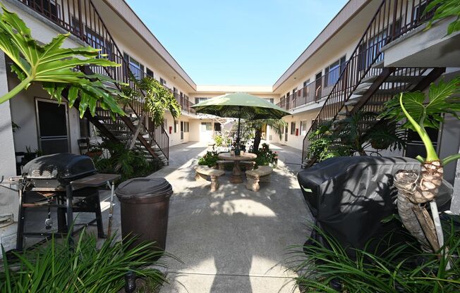 4944 NARRAGANSETT AVE