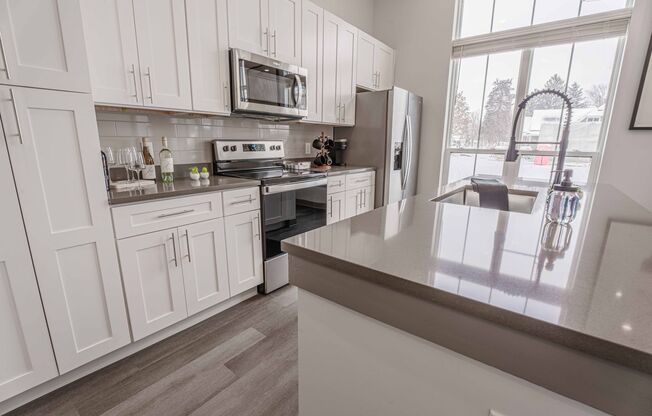 1 bed, 1 bath, 725 sqft, $1,610, Unit A111
