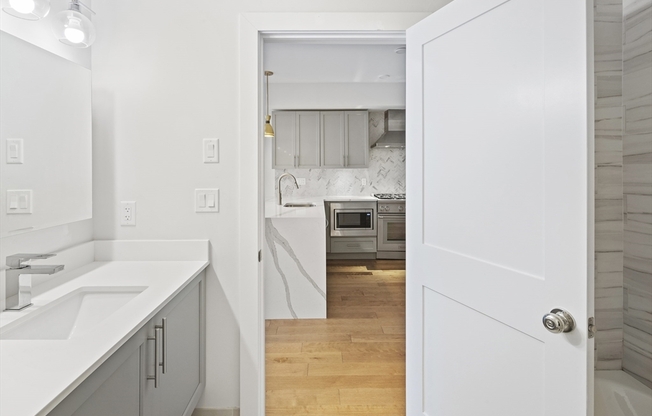 1 bed, 1 bath, 732 sqft, $3,200, Unit 204