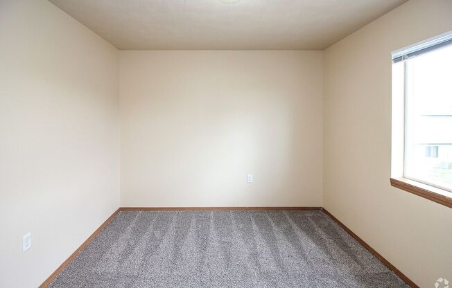 3 beds, 2.5 baths, 1,260 sqft, $1,640, Unit 6800-04