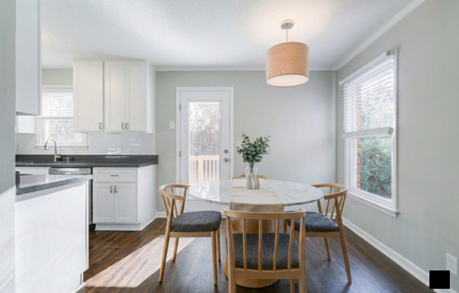 Beautifully Renovated Two Bedroom Duplex – Close to Downtown!