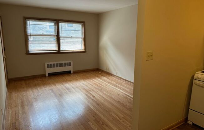 3827 N HUMBOLDT BLVD