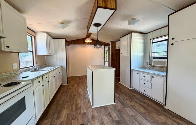 3 bedroom/ 2 bath in Lakeland