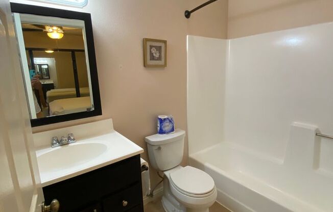 1 bed, 1 bath, $2,075, Unit # #B