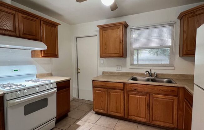 2512 Edwards Ave. -House