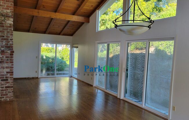 Charming Single Family Home in Orinda!