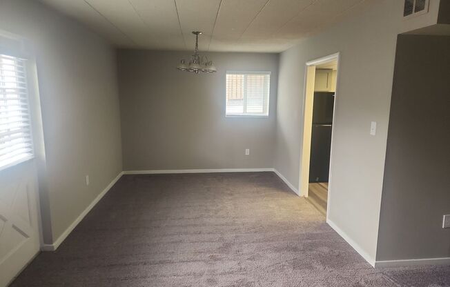 2 beds, 1 bath, 1,047 sqft, $1,425, Unit WG1-4