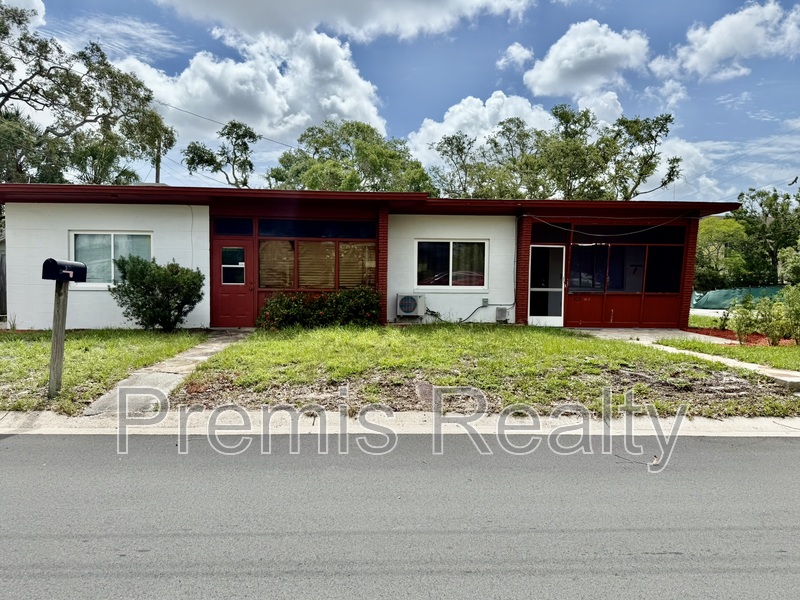 103 N LINCOLN AVE