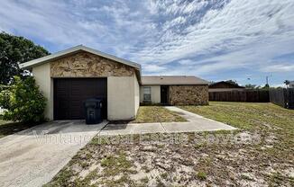 902 E PINE RDG CIR