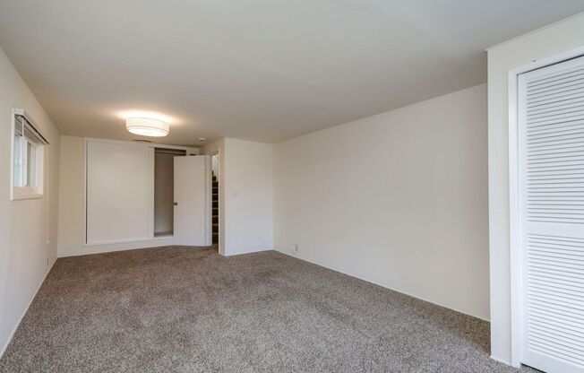 2 beds, 1 bath, $3,295