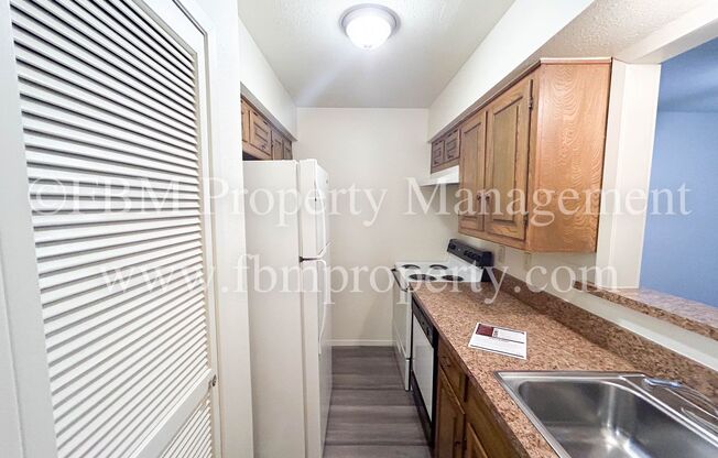 2 beds, 1.5 baths, $1,100, Unit 111