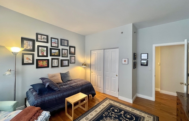 3 beds, 2 baths, 1,291 sqft, $5,800, Unit 402