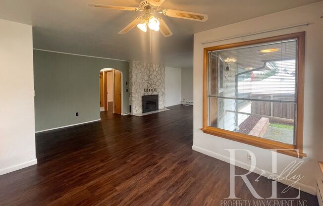 2 beds, 1 bath, $2,275