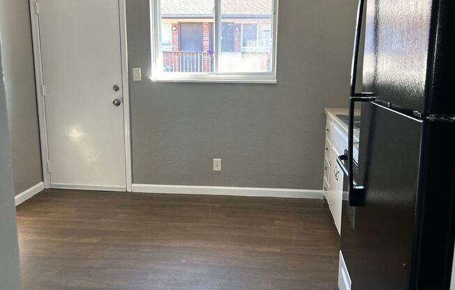 2 beds, 1 bath, 750 sqft, $1,070, Unit B05 1038 17