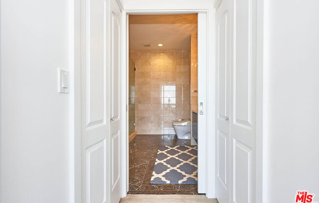 1 bed, 2 baths, 1,000 sqft, $6,195, Unit 31E