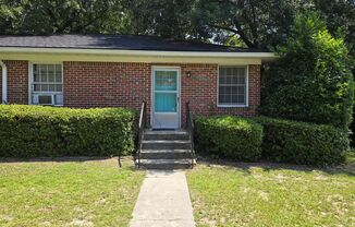 2 beds, 1 bath, 750 sqft, $1,050, Unit B3
