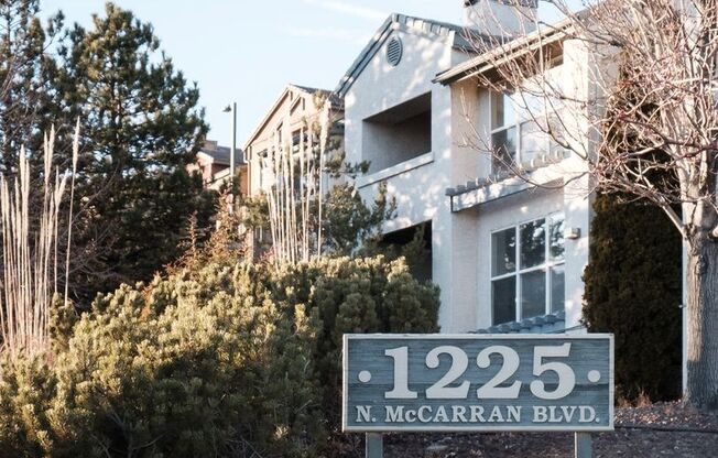 2 beds, 1 bath, 821 sqft, $1,625, Unit 2D