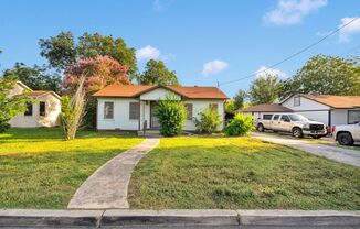 Charming 2-Bedroom Home in San Antonio
