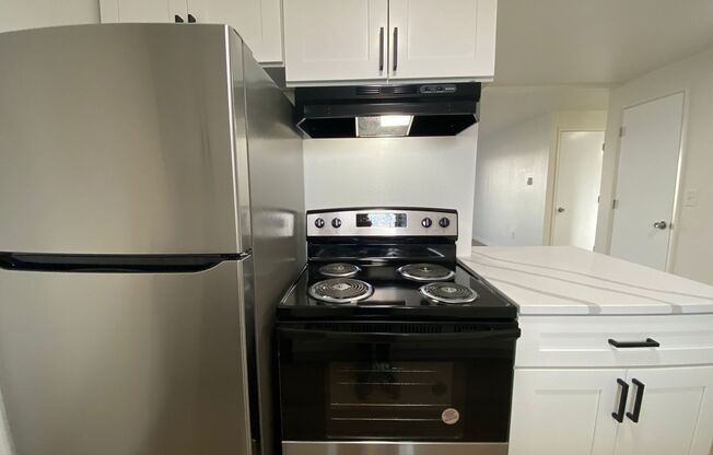 2 beds, 1 bath, 780 sqft, $1,355, Unit Unit 34