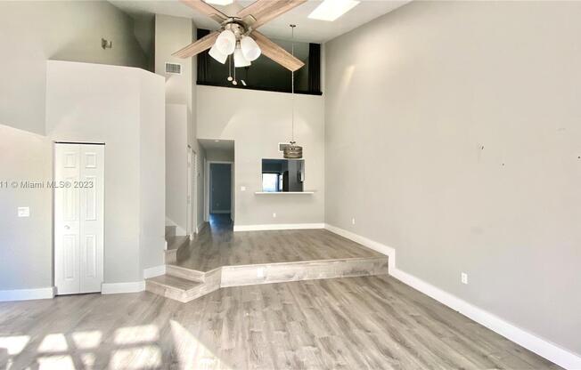 4256 S PINE IS RD