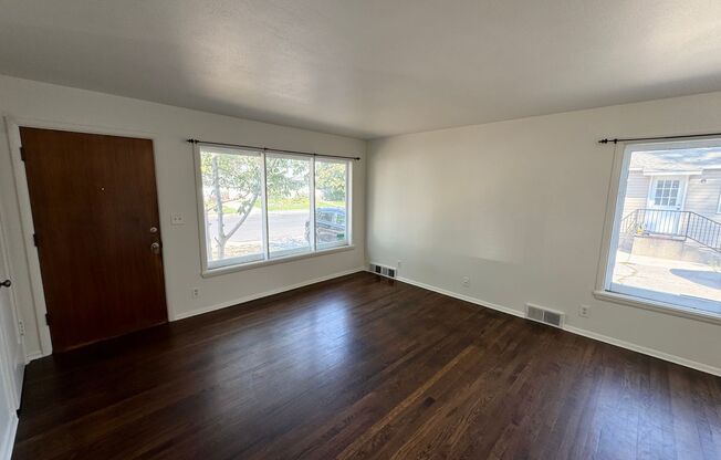 Beautiful 3 Bed, 1 Bath Rancher near Riverside State Park!