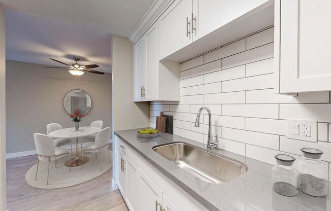 Fleetwood - Luxurious apartment home with patio, A/C, assigned parking in resort-style community