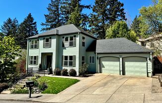 4Bd/2.5Ba beautiful home on Cul-De-Sac in Maplewood neighborhood! 2 Car Garage and Huge, Tranquil Backyard!!