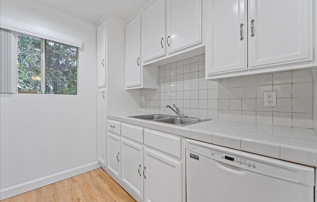 1755 SHERMAN PL