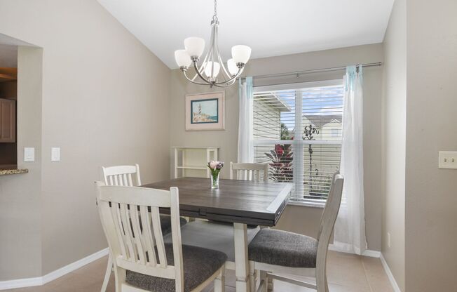 Available June! - Cozy 2/2 Villa in Naples - FURNISHED OR UNFURNISHED