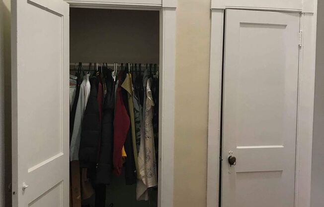 1 bed, 1 bath, 750 sqft, $1,400, Unit G