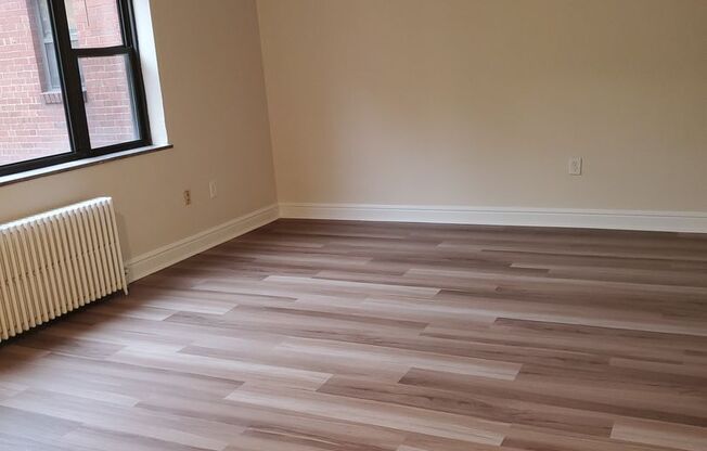 2 beds, 1 bath, 800 sqft, $1,720, Unit 6224 Fifth Ave. #112H