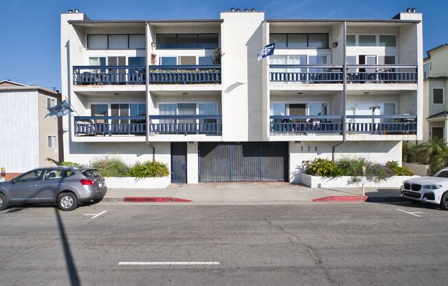 Bright 1 Bedroom Condo - 1 Block to Hermosa Beach