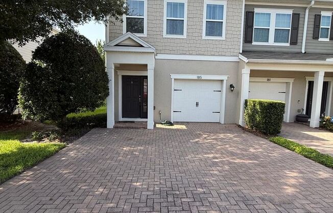 3 BEDROOOMS. 2.5 BATHROOM TOWNHOME NEAR THE HEART OF OVIEDO!