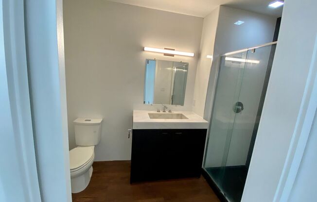 2 beds, 2 baths, 834 sqft, $2,330, Unit 410