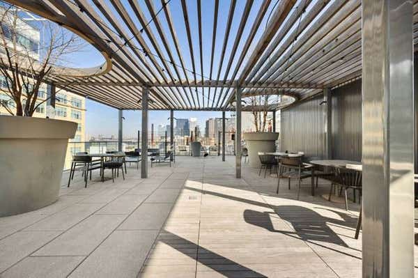 547 W 47 ST
